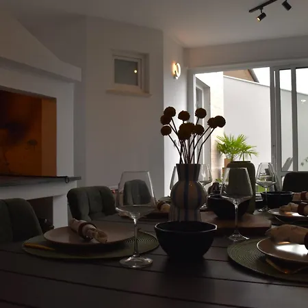Maksan - Sea View, Jacuzzi & Bbq Garden Vila *
