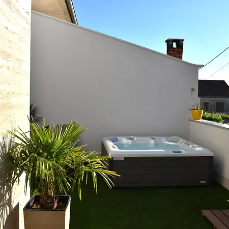 Maksan - Sea View, Jacuzzi & Bbq Garden Vila *