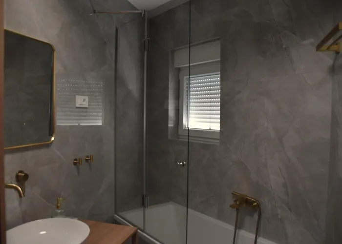 Maksan - Sea View, Jacuzzi & Bbq Garden Pakoštane