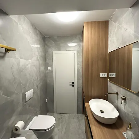 Villa Maksan - Sea View, Jacuzzi & Bbq Garden