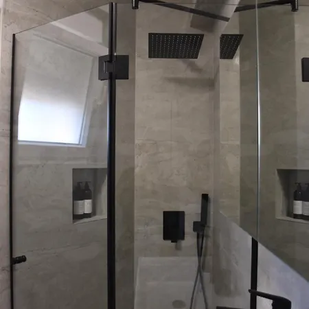 Villa Maksan - Sea View, Jacuzzi & Bbq Garden *