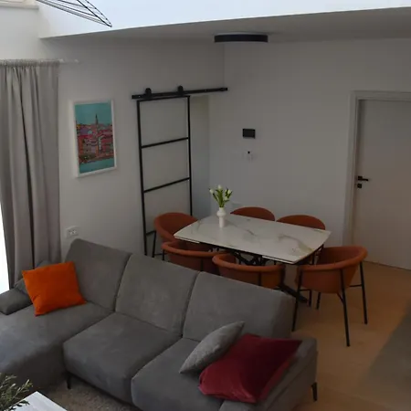 Villa Maksan - Sea View, Jacuzzi & Bbq Garden Pakoštane