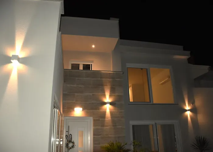Вилла Maksan - Sea View, Jacuzzi & Bbq Garden