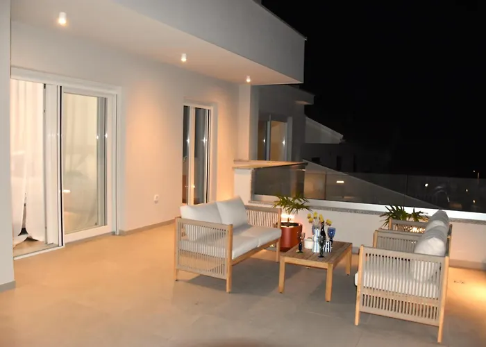 Maksan - Sea View, Jacuzzi & Bbq Garden Вилла *