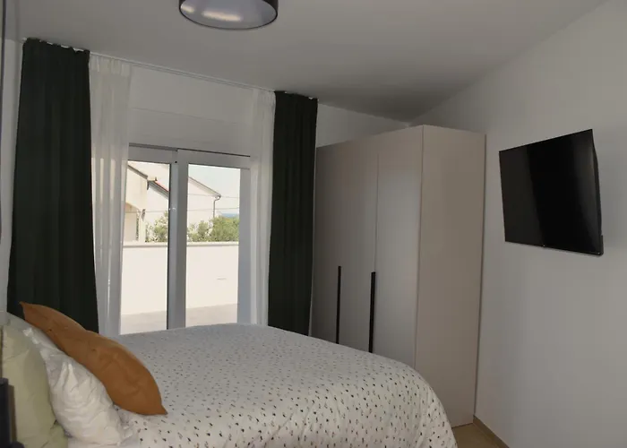 Maksan - Sea View, Jacuzzi & Bbq Garden Вилла Пакоштане
